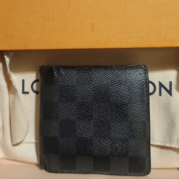 Louis Vuitton Wallet For Men - Picture 1 of 4